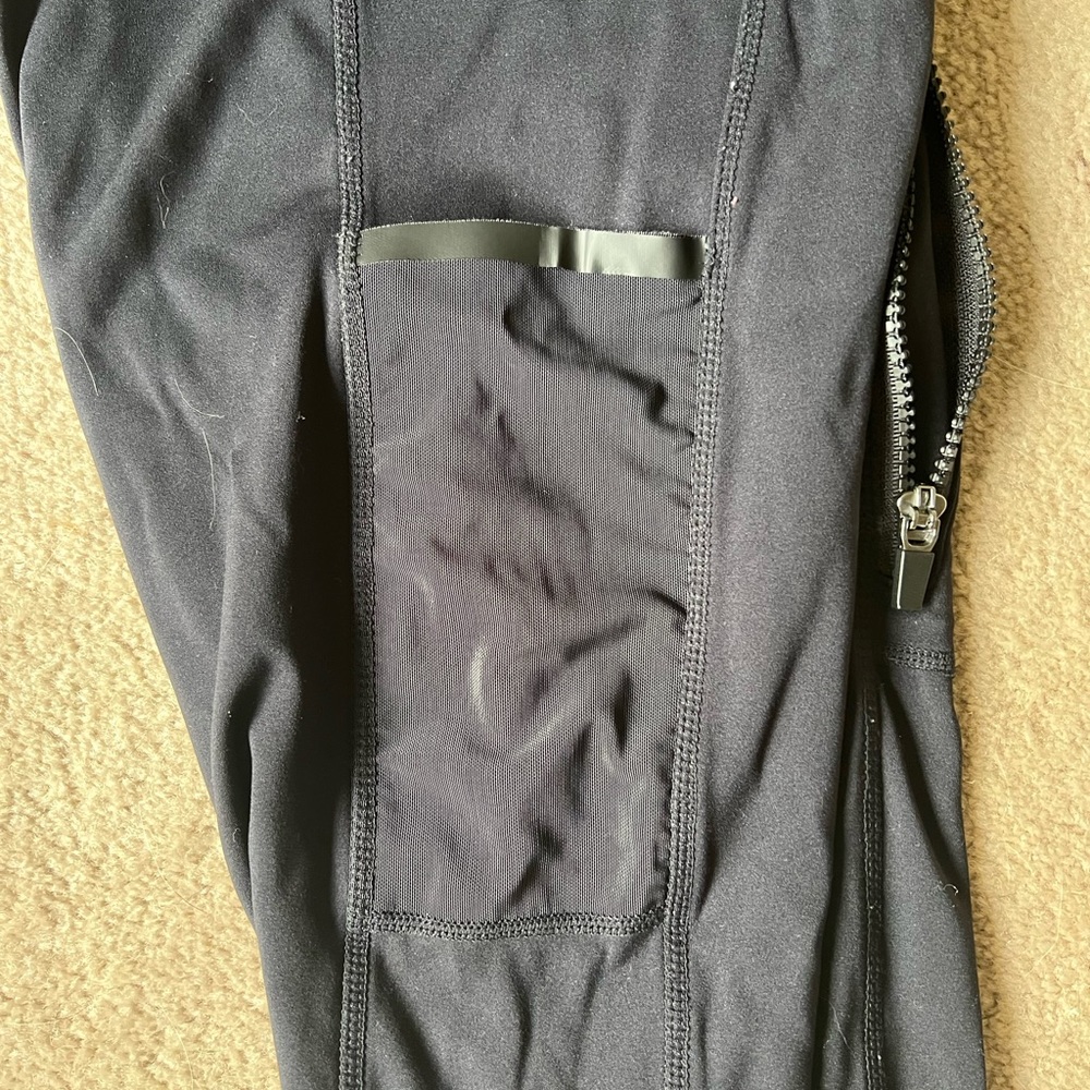 Black Fabletics leggings